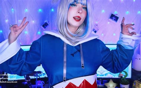 mollyredwolf gura|某站也有gura的cos呢.